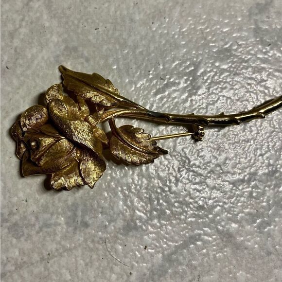 𝅺VINTAGE Charel Rose Blossom Brooch - Picture 1 of 3